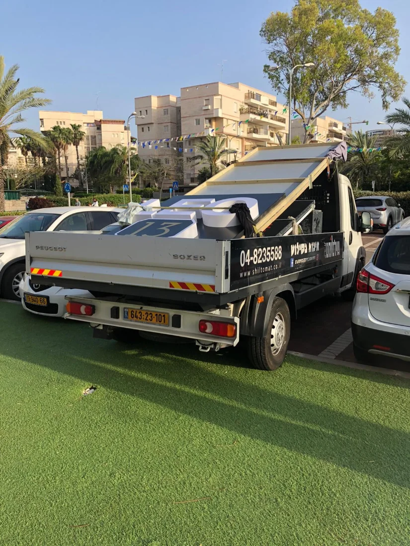 צוות שילטומט בעבודת התקנה